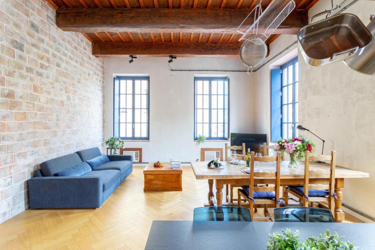 Sunny Stylish Spacious Loft In Old-port Apartment