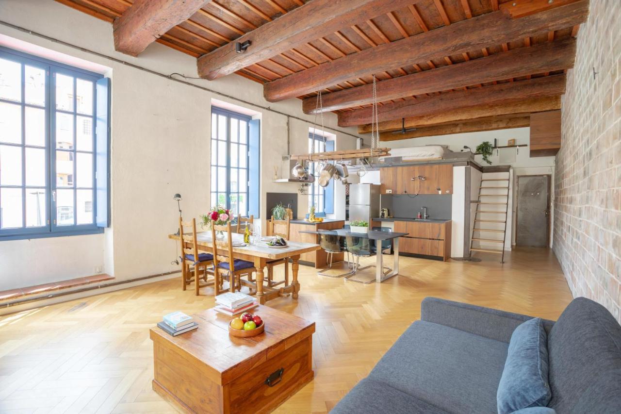 Sunny Stylish Spacious Loft In Old-port Apartment