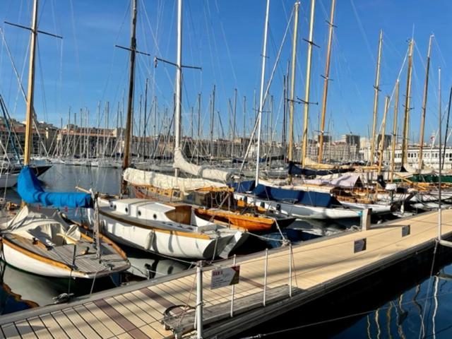 Sunny Stylish Spacious Loft In Old-port Marseille